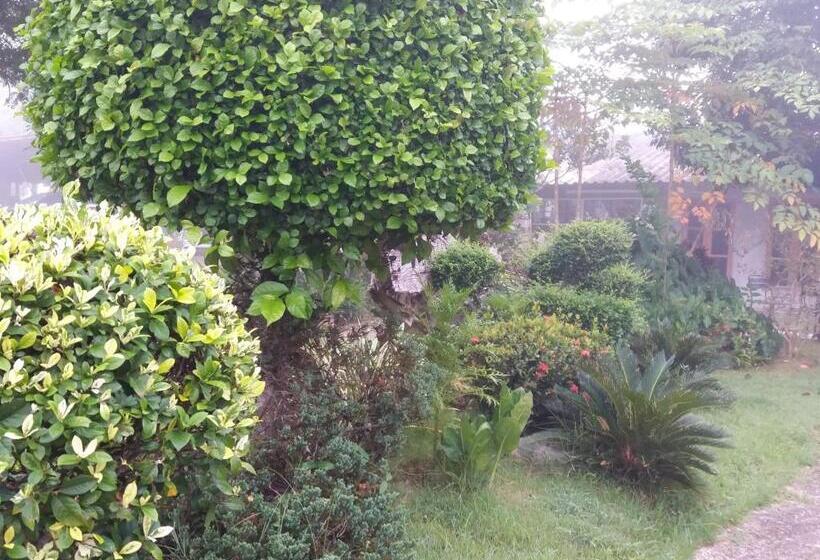 Pensió เฮือนปลายนา โฮมสเตย์