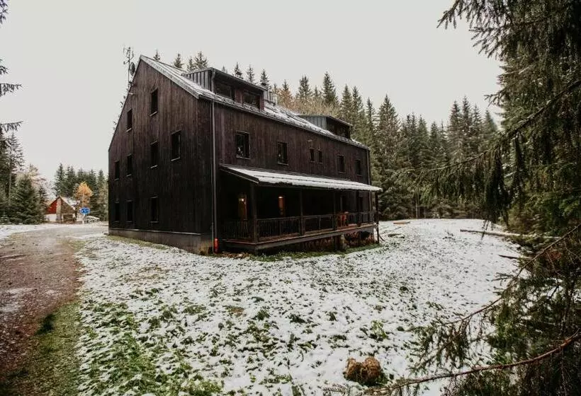 Majatalo Penzion Mezi Lesy