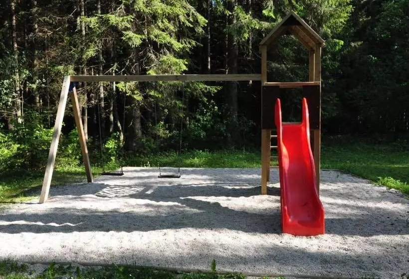 Majatalo Penzion Mezi Lesy