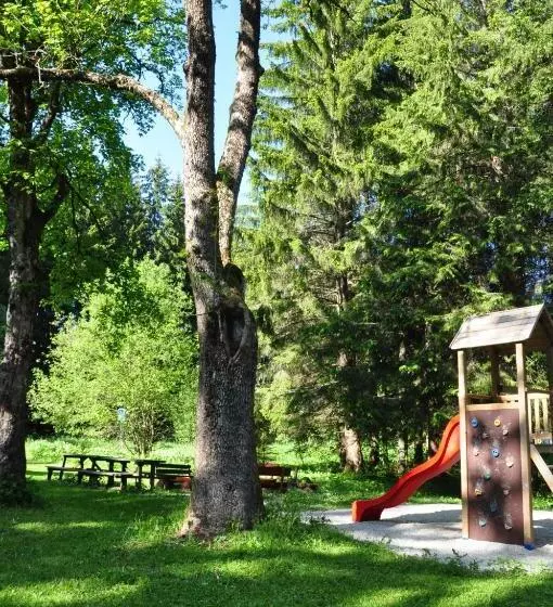 Majatalo Penzion Mezi Lesy