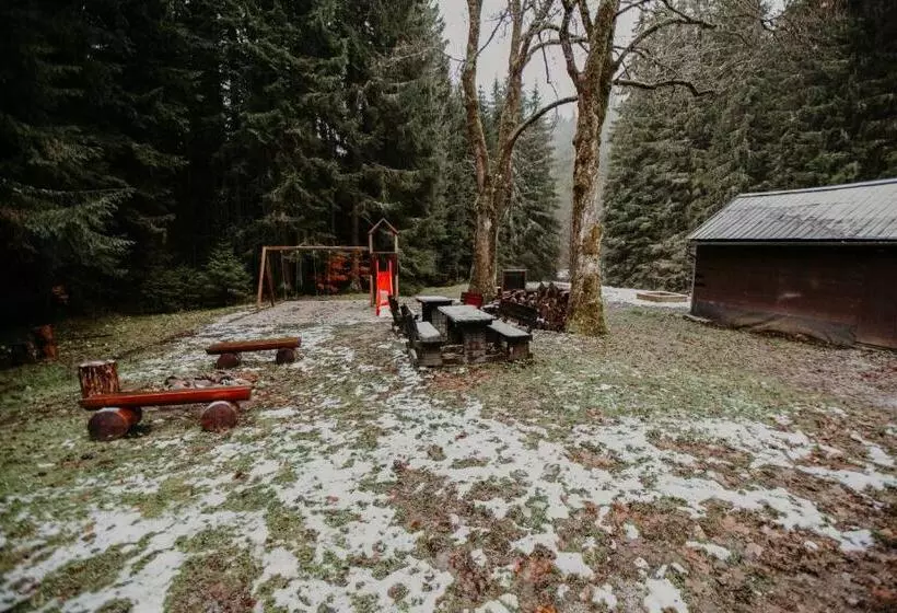 Majatalo Penzion Mezi Lesy