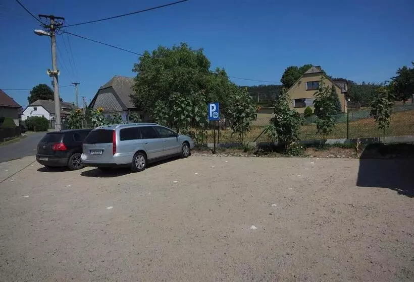 ペンション Penzion Nemílek