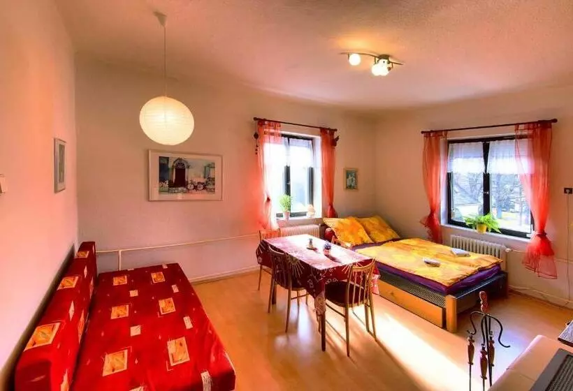 ペンション Penzion Nemílek