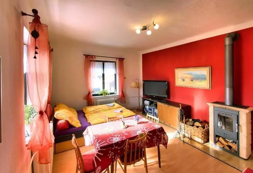 ペンション Penzion Nemílek