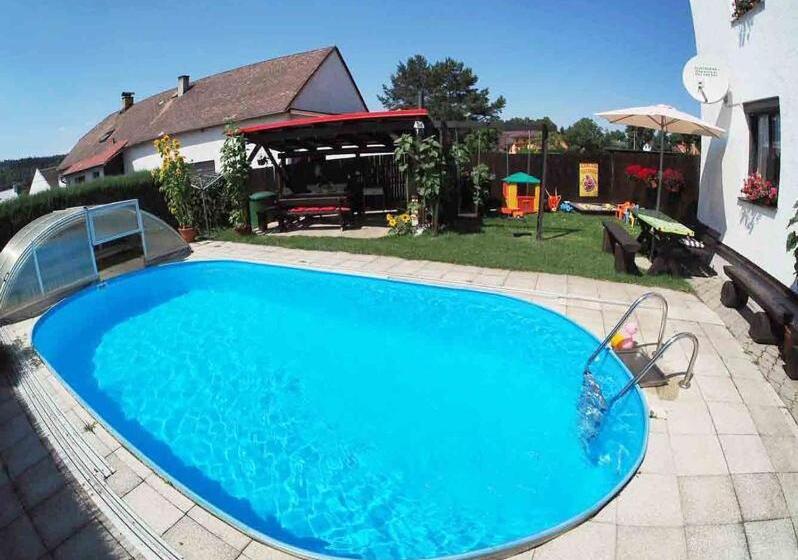 Pensionat Penzion Nemílek