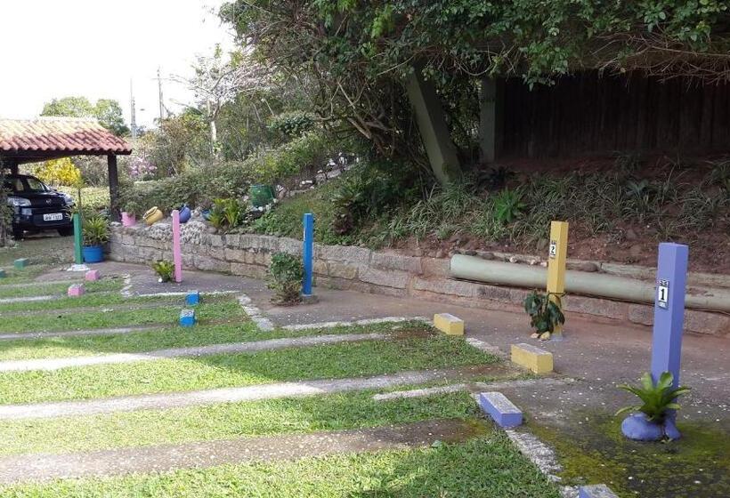 ペンション Residencial Emery Village