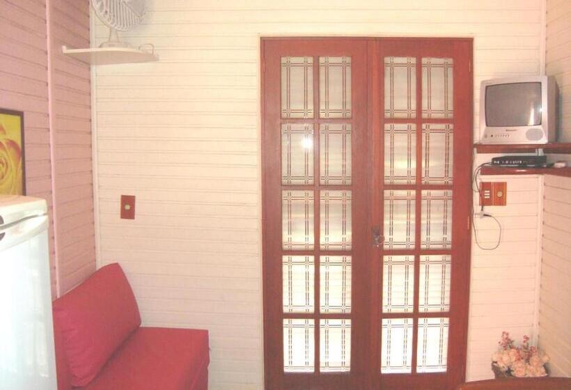 ペンション Residencial Emery Village