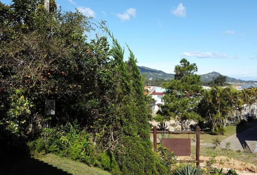 ペンション Residencial Emery Village