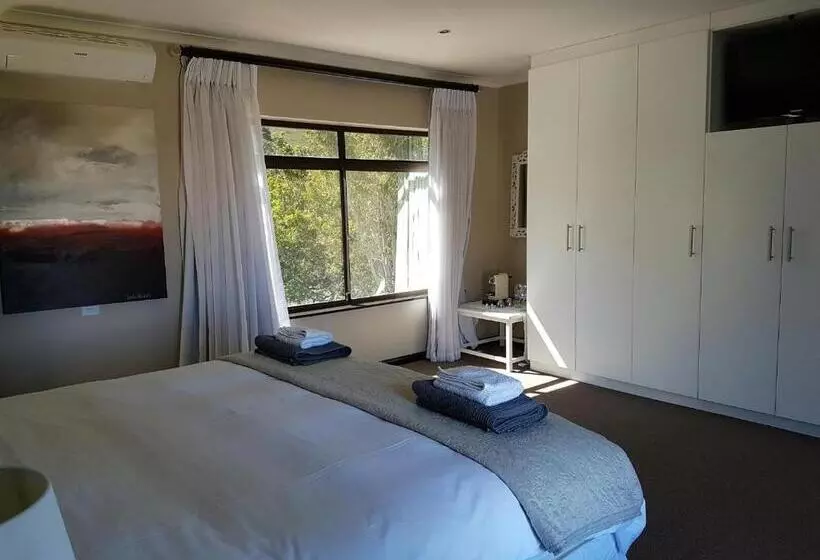Majatalo Seaside Hermanus Guest Room