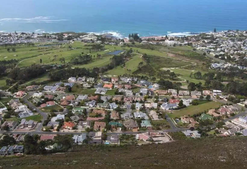Majatalo Seaside Hermanus Guest Room
