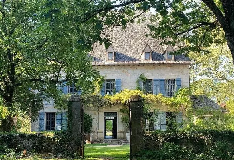 ペンション The Stables Gite At Chateau Mas De Pradié