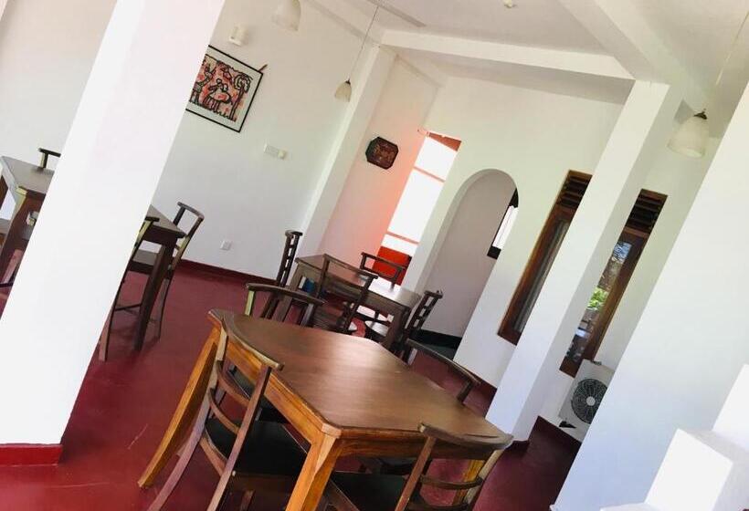 פנסיון White Oceanic Guest & Restaurant