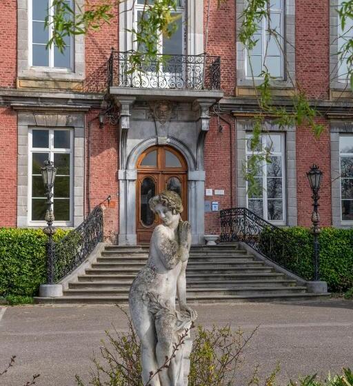 Aparthotel Domaine Du Chateau De La Neuville