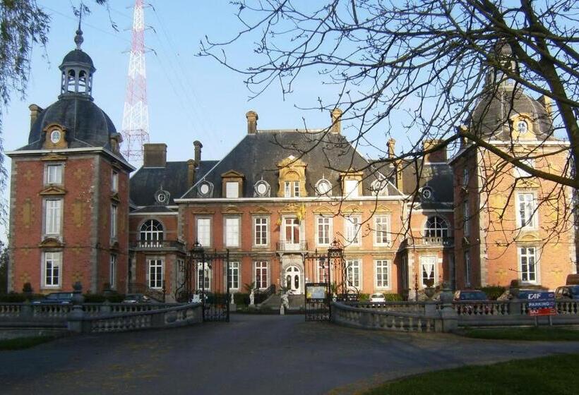 Aparthotel Domaine Du Chateau De La Neuville