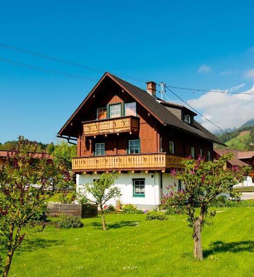 ベッドアンドブレックファースト Dorf Café