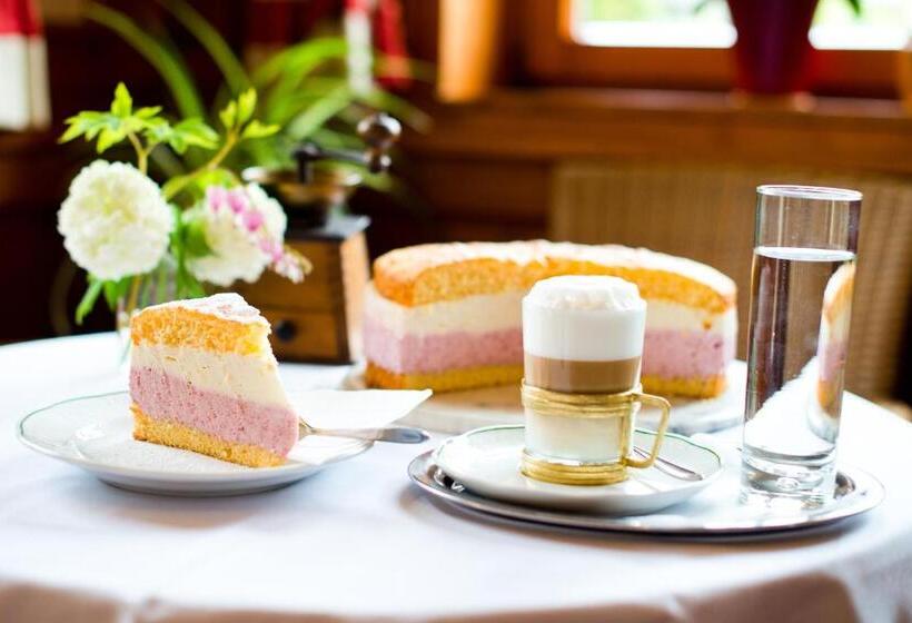 ベッドアンドブレックファースト Dorf Café