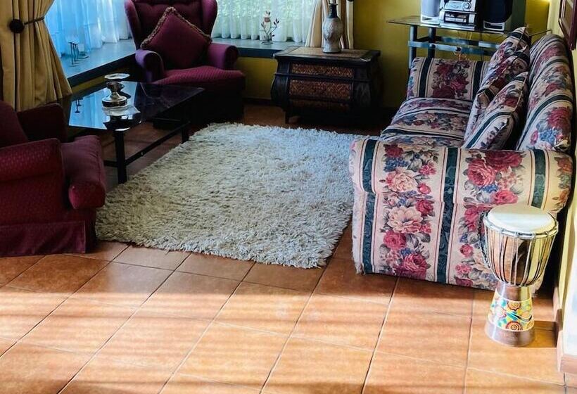 Bed and Breakfast Habitación Los Pablos