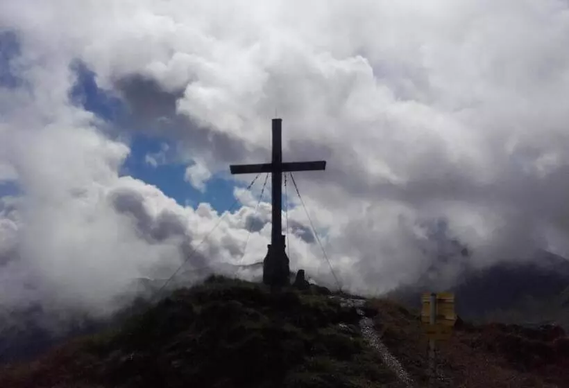 Aamiaismajoitus (B&B) Landhaus Gensbichler