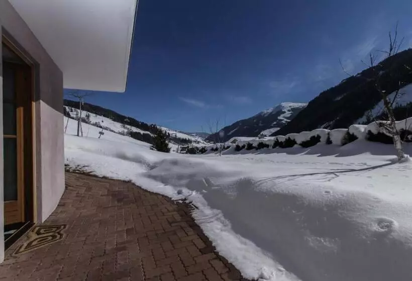 Aamiaismajoitus (B&B) Landhaus Gensbichler