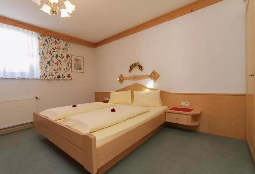 Aamiaismajoitus (B&B) Landhaus Gensbichler