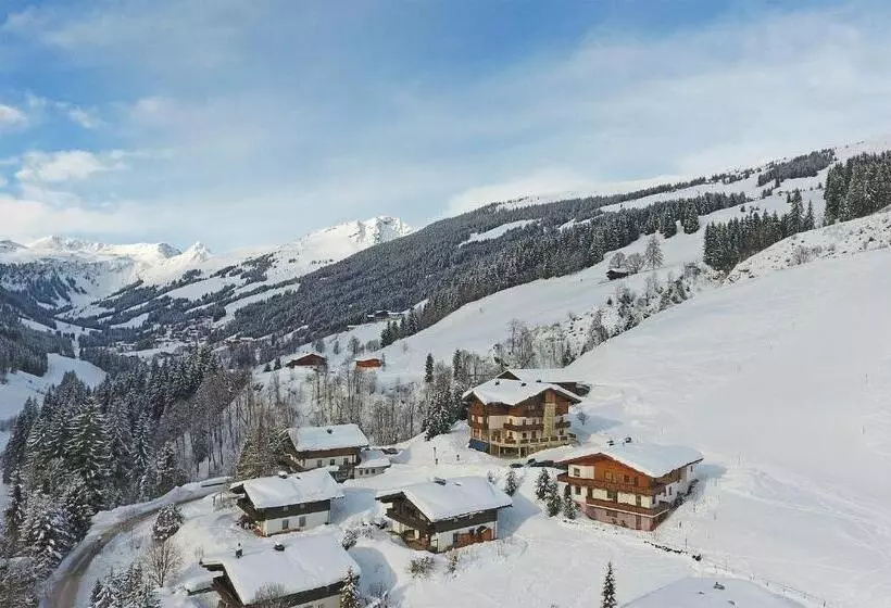 Aamiaismajoitus (B&B) Landhaus Gensbichler