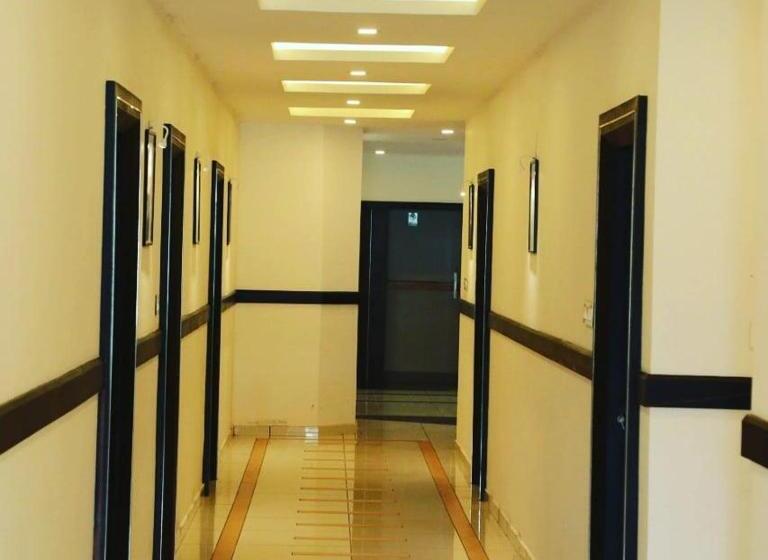 בית מלון כפרי Al Amana Tower