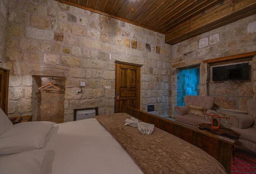 هتل Belenus Cave House