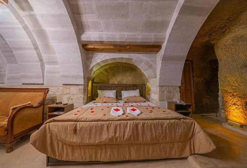 هتل Belenus Cave House