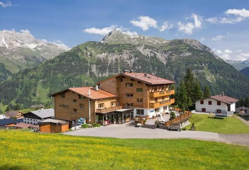 Hotelli Burgwald   Ski In & Ski Out