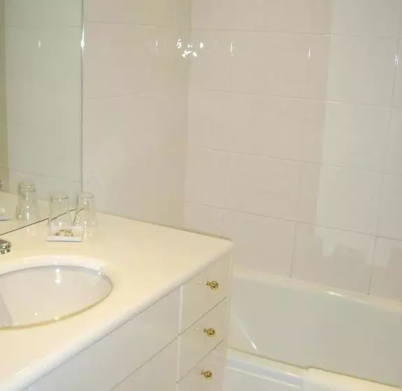 Hotelli Burgwald   Ski In & Ski Out