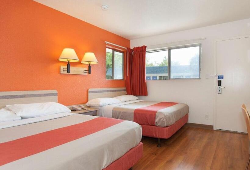 호텔 Hi   Wheel Flats