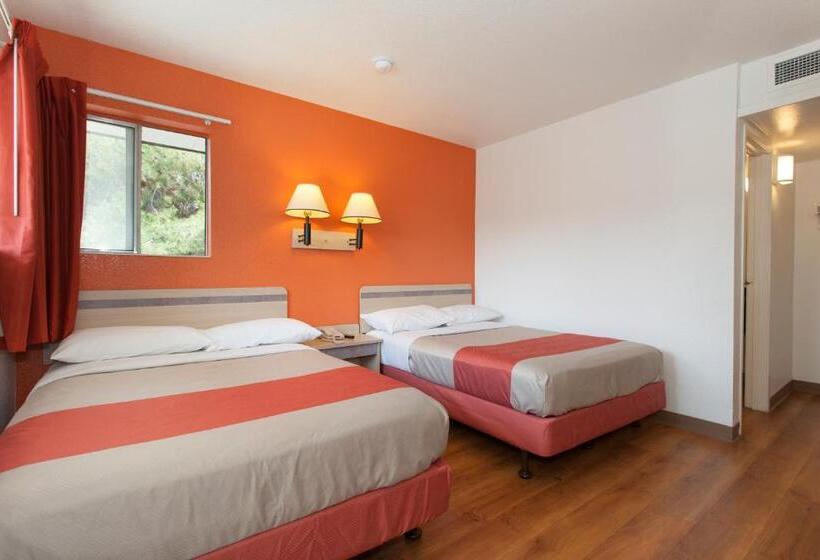 호텔 Hi   Wheel Flats