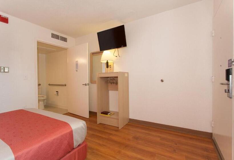 호텔 Hi   Wheel Flats