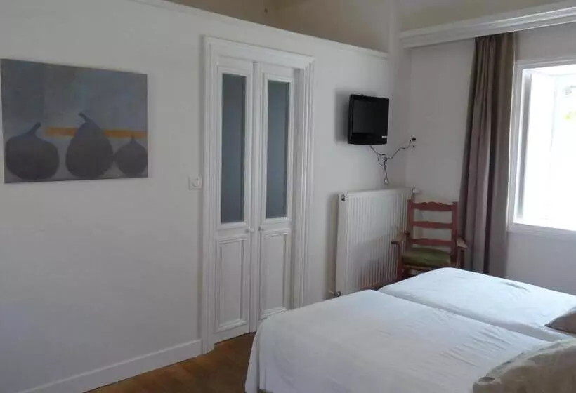 ホテル Restaurant Les Tourelles