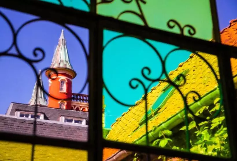 ホテル Restaurant Les Tourelles