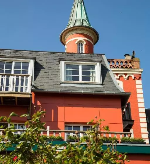 ホテル Restaurant Les Tourelles