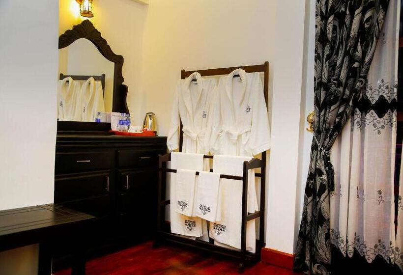 فندق White House