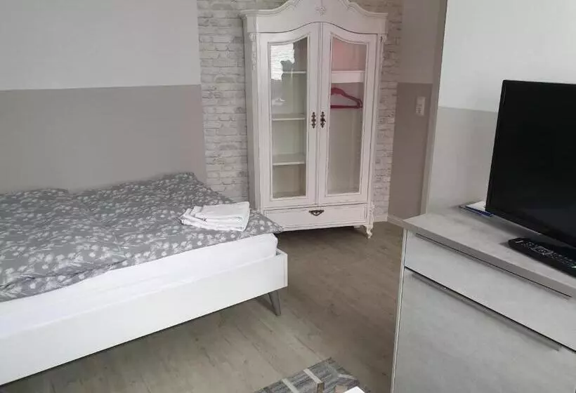 ペンション Apartuum