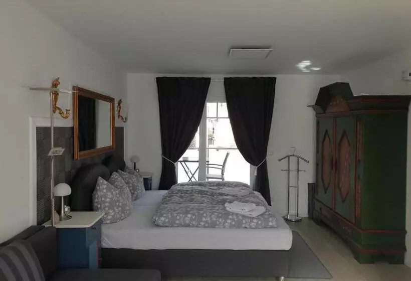 ペンション Apartuum