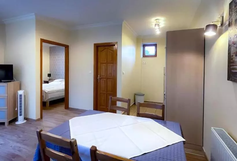 ペンション Dreiszker Apartmanház