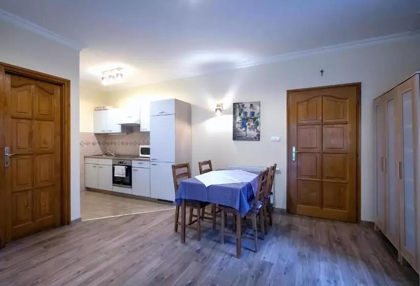 ペンション Dreiszker Apartmanház