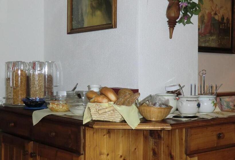 پانسیون Garni Rudigier