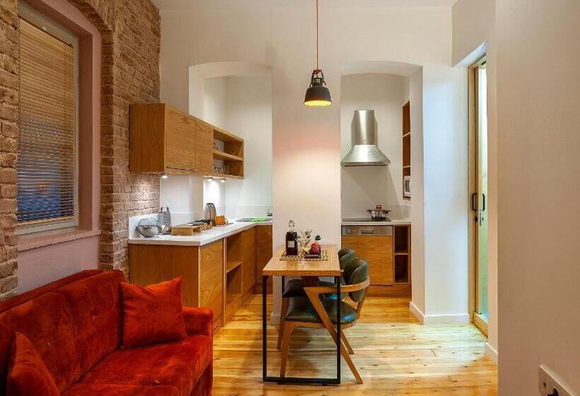 پانسیون Kumbaracı Apartments & Suites