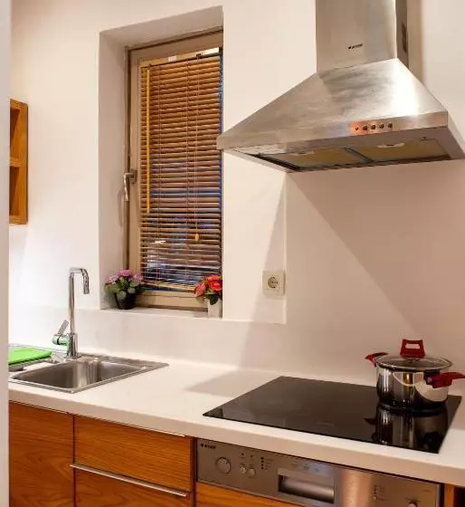 پانسیون Kumbaracı Apartments & Suites