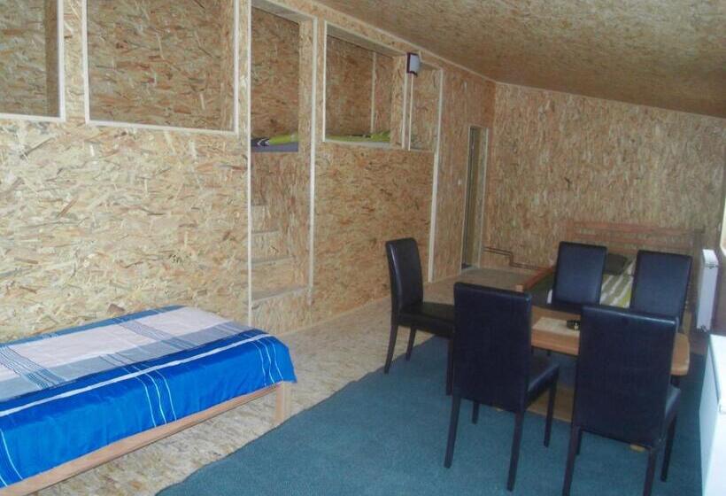 پانسیون Morehead Guesthouse Vlasic