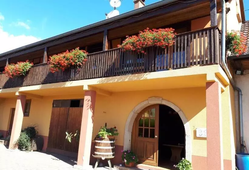 Aamiaismajoitus (B&B) Chambres D Hôtes Arnold