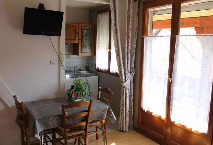 Aamiaismajoitus (B&B) Chambres D Hôtes Arnold