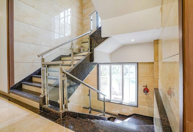 Fabhotel Prime Landmark Aura