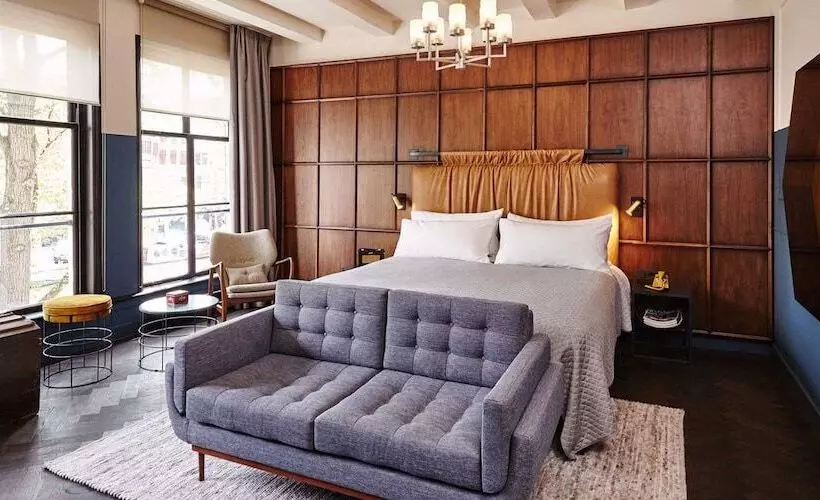 هتل Burki Castle & Cellar