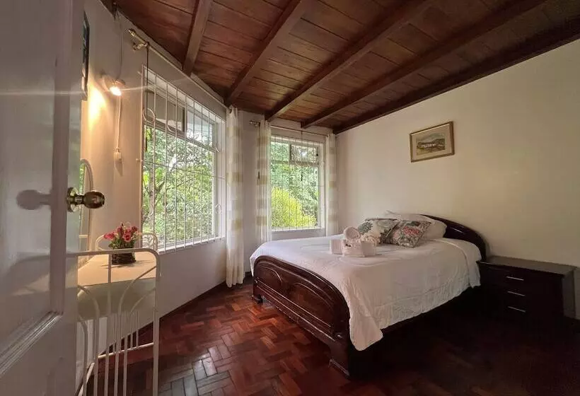 Hotelli Deluxe Volcán